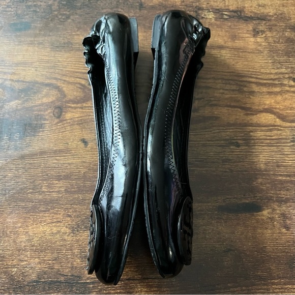 Tory Burch Black Patent Leather Reva Ballet Flats Size 9.5 Slip On - Picture 7 of 10